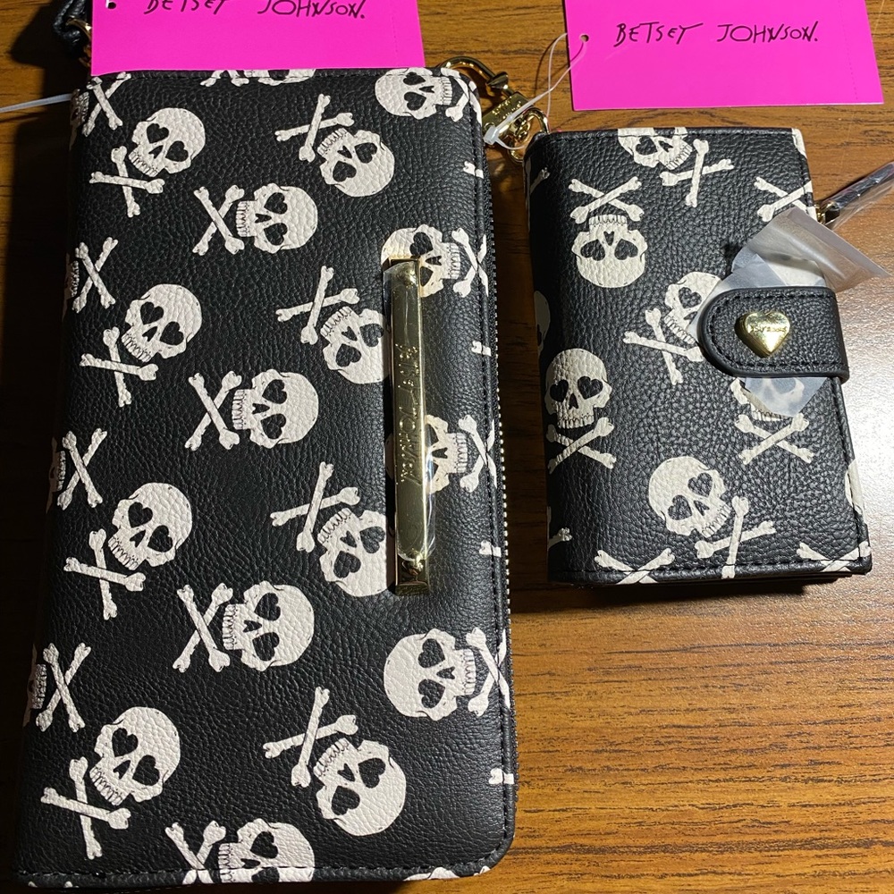Betsey Johnson Skull & Bones Wallet set